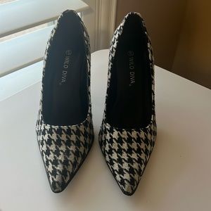 Wild Diva pointy heels